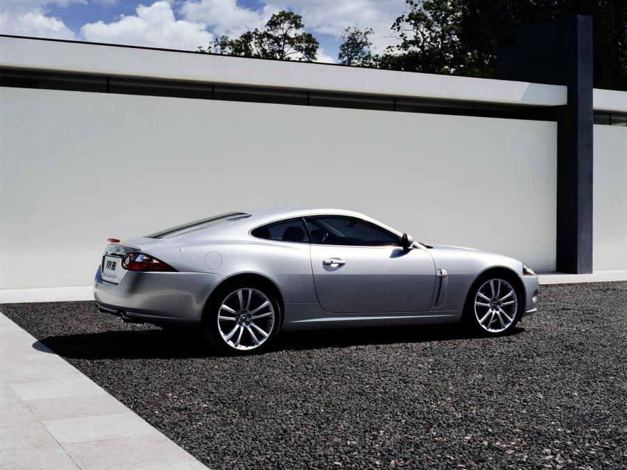  Jaguar XK Coupe 2006 года  (фото 6 из 41)